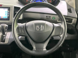 【ステアリングスイッチ】運転中、前方から目線をそらすことなく、オーディオ等の操作が可能な便利機能!安心&快適なドライブを演出してくれます♪