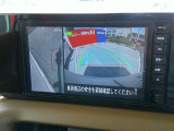 【アラウンドビューモニター】空から見下ろした映像がナビ画面にて確認可能です。駐車もラクラクですよ♪