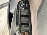 【パワーウインドウ】運転席のスイッチで、各席の窓ガラスの開閉ができます!あると便利ですよね!
