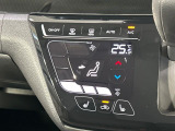 【オートエアコン】一度お好みの温度に設定すれば、車内の温度を検知し風量や温度を自動で調整。暑い&hellip;寒い&hellip;と何度もスイッチ操作をする必要はありません。快適な車内空間には必須の機能ですね♪