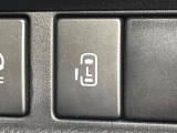【パワースライドドア】スマートキーや運転席のスイッチでスライドドアの開閉が可能♪電動だから力を入れてドアを開ける必要が無く、小さいお子様でも、重い荷物を持っている時もラクに開け閉めできます♪