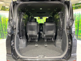 普段のお買い物や通勤、送迎等に十分な荷室スペースを確保しております。セカンドシートを倒すと、大きな荷物の積載も可能です♪