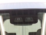 先進技術のスマートアシストIII付きです。運転中の「ヒヤッ」とするシーンで事故の回避の支援や被害の軽減を図り、ドライバーの安全運転をサポートします。みんなに安全・安心を。