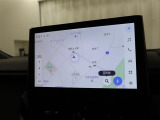 純正ナビを装備。タッチパネル式で使いやすく、お出かけもラクラクです。