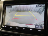 バックガイドモニターで、後方を確認しながら安心して駐車することができます。運転初心者も熟練者も必須の機能ですよ!