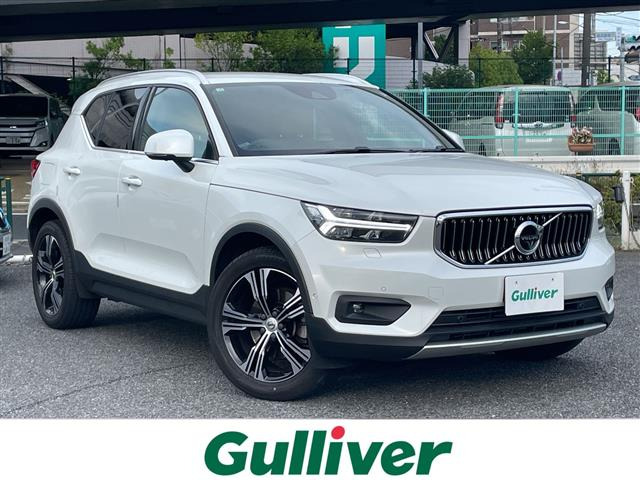 XC40 T4 AWD モメンタム 4WD 本革シート