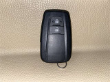 【スマートキー】キーを取り出さずにドアを施錠&解錠。クルマの始動も可能です。