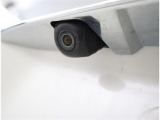 バックカメラが付いているので後方確認が非常にしやすいです。今や運転初心者も熟練者も必須装備!ついていて損はないですね♪