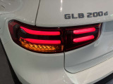 当店でお車をご購入のお客様はオーナー様専用保険「メルセデス・ベンツブランド保険」にご加入頂けます。飛来物によるフロントガラス破損やパンクによるタイヤ交換の際に、修理費用の一部をご負担致します。
