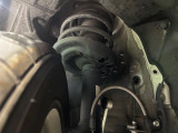 お車を安心してお乗りいただく為には、足回りの定期点検が欠かせません。サービスサポート(有償保証)では無料点検もご提供しており、安心のカーライフをお過ごしいただけるサポート体制が整っています。