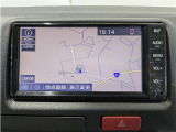 純正ナビを装備。タッチパネル式で使いやすく、お出かけもラクラクです。