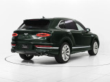 ベントレー伝統のパワーラインは今も尚継承される美しいデザインです。