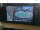 【アラウンドビューモニター】空から見下ろした映像がナビ画面にて確認可能です。駐車もラクラクですよ♪