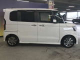 エンジンルーム、室内、クリーニング済みです。厳選したお車を屋内展示場にて展示中☆車両品質には自信がございます!ぜひ一度ご来店ください!!