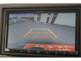 バックモニター付ですので、車庫入れも駐車もラクラクです。