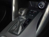 電動パーキングブレーキ・ブレーキホールドを装備してます。ホールド機能は信号待ちが多い一般道で疲労軽減になり、大好評です!