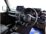 【車屋】として、長く車業界に従事した経験豊富なスタッフが在籍しております。