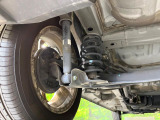 お車を安心してお乗りいただく為には、足回りの定期点検が欠かせません。サービスサポート(有償保証)では無料点検もご提供しており、安心のカーライフをお過ごしいただけるサポート体制が整っています。