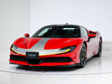 ボディカラーはRosso Corsa (赤)にインテリアはNero(黒)の組み合わせでございます。