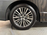 タイヤサイズは225/55R18です♪