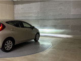 LEDヘッドランプです。十分な明るさを保ちつつも消費電力が少なく、バルブ寿命も長いのが特徴です。瞬時にMAXの光量を発揮するのもLEDならではです。