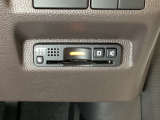 ハンドルの右下にETCがついています。高速道路の料金所の通過も楽々です!。カードの取り出しもしやすい場所についています。