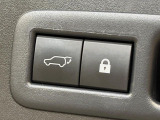 【パワーバックドア】スマートキーや運転席のボタンを押すだけでリアゲートが自動で開閉します!荷物を持っている時や、高い位置にあるバックドアを閉める際に便利な機能です♪