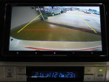 バックカメラが付いているので後方確認が非常にしやすいです。今や運転初心者も熟練者も必須装備!ついていて損はないですね♪
