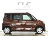 当社の届出済未使用車は、店舗に『新車おろしたて』の状態で入荷いたします。新規届出によりナンバーを取得後、店頭で丁寧に展示・保管をしています。遠方のお客様にも、安心してお勧めできるコンディションです。