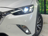 【LEDヘッドライト】悪天候や夜間走行時も良好な視界を確保し安心して運転できる高輝度LEDヘッドライトを装備!点灯速度が早く、消費電力も抑えられています。