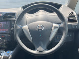 【純正革巻きステアリング】上質な革を使用することで、手にしっかり馴染みとても運転しやすいハンドルです♪