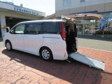 ノア 2.0 X ウェルキャブ スロープタイプI 車いす1脚仕様 4WD 
