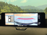 【360&deg;ビューモニター】専用のカメラにより、上から見下ろしたような視点で360度クルマの周囲を確認することができます☆死角部分も確認しやすく、狭い場所での切り返しや駐車もスムーズに行えます。