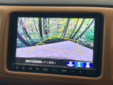 【バックカメラ】駐車時に後方がリアルタイム映像で確認できます。大型商業施設や立体駐車場での駐車時や、夜間のバック時に大活躍!運転スキルに関わらず、今や必須となった装備のひとつです!
