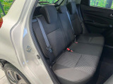 コンパクトカーですが、セカンドシートは十分な広さがあり快適にお乗りいただけます♪シートを倒して大きな荷物を積んだりと、用途の幅が広い1台です。