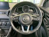 【純正革巻きステアリング】上質な革を使用することで、手にしっかり馴染みとても運転しやすいハンドルです♪