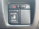 【パワースライドドア】スマートキーや運転席のスイッチでスライドドアの開閉が可能♪電動だから力を入れてドアを開ける必要が無く、小さいお子様でも、重い荷物を持っている時もラクに開け閉めできます♪