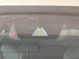 【トヨタセーフティセンス】走行中に前方の車両等を認識し、衝突しそうな時は警報とブレーキで衝突回避と被害軽減をアシスト。より安全にドライブをお楽しみいただけます。