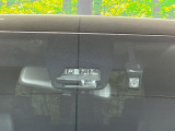 【トヨタセーフティセンス】走行中に前方の車両等を認識し、衝突しそうな時は警報とブレーキで衝突回避と被害軽減をアシスト。より安全にドライブをお楽しみいただけます。