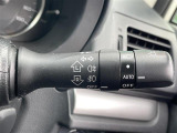 【オートライト(AUTO)】外の明るさをシステムが感知して、自動でヘッドライトが点灯します。ヘッドライトをつけ忘れを防ぐ便利機能です。