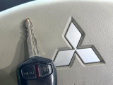 【キーレス】少し離れた場所からでもボタン一つでドアの開錠・施錠ができるのでとっても便利!ドアの鍵穴周りに傷をつけることもありません♪