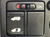 【パワースライドドア】スマートキーや運転席のスイッチでスライドドアの開閉が可能♪電動だから力を入れてドアを開ける必要が無く、小さいお子様でも、重い荷物を持っている時もラクに開け閉めできます♪
