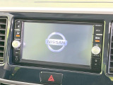 【メーカー純正ナビ】インテリアに溶け込むスタイリッシュな「専用設計」メーカーナビを装備♪視認性や操作性など基本性能にも優れ、より上質なカーライフをお楽しみいただけます。