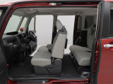 愛知ダイハツのお店では、ダイハツ車を知り尽くしたプロフェッショナルなサービススタッフが、専用の診断機器を使って各システムを点検しております。