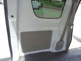 お仕事で使用された車輛の為、荷室に相応のキズ等がございますのでご了承ください
