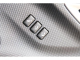 運転席のポジションを2つ、記憶させることができます。ボタンを押すと設定したポジションに電動で移動します。