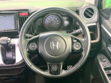 【純正革巻きステアリング】上質な革を使用することで、手にしっかり馴染みとても運転しやすいハンドルです♪