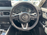 【純正革巻きステアリング】上質な革を使用することで、手にしっかり馴染みとても運転しやすいハンドルです♪