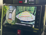 【パノラミックビューモニター】専用のカメラにより、上から見下ろしたような視点で360度クルマの周囲を確認することができます☆死角部分も確認しやすく、狭い場所での切り返しや駐車もスムーズに行えます。