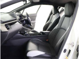 高いホールド性で運転姿勢が安定します。長距離ドライブでも疲れにくいのが魅力です。快適なドライビングライフをお送りください♪